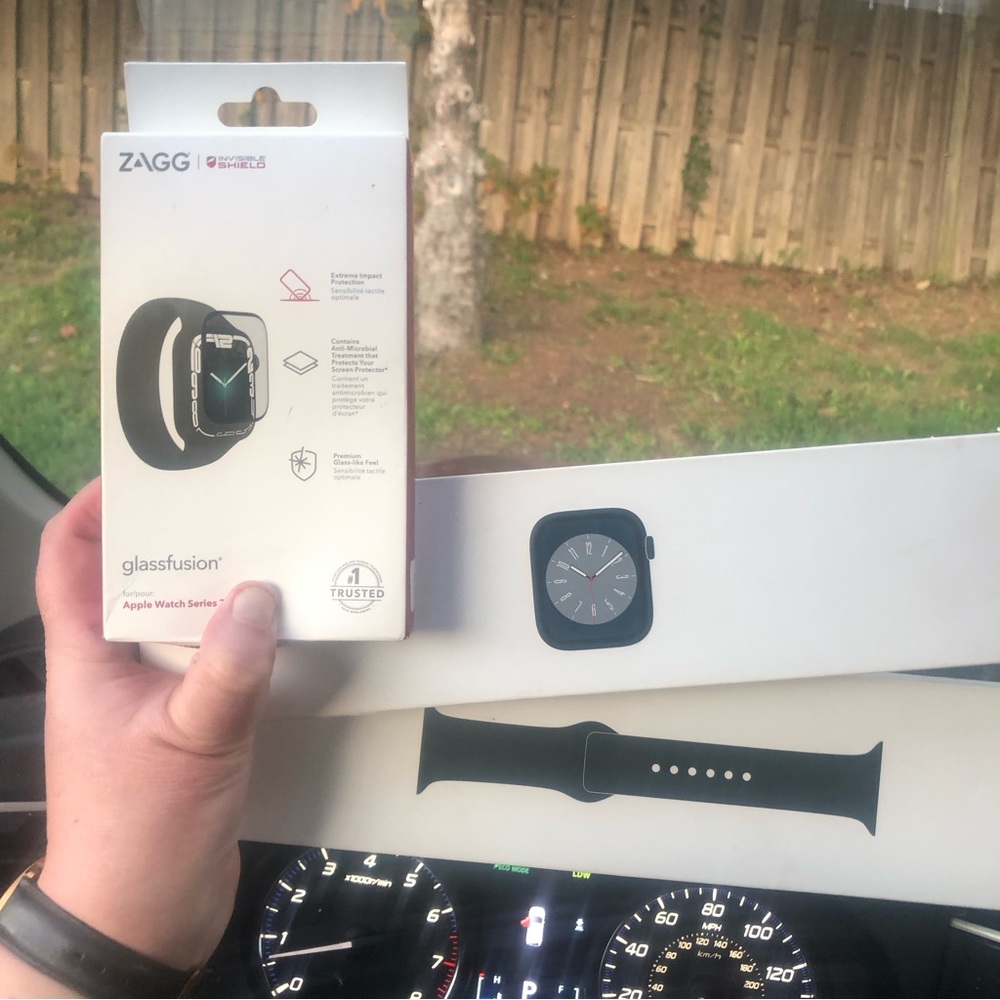 Apple Watch series 8 BUNDLE Color-Midnight, Band-S/M + Bonus Screen Protector